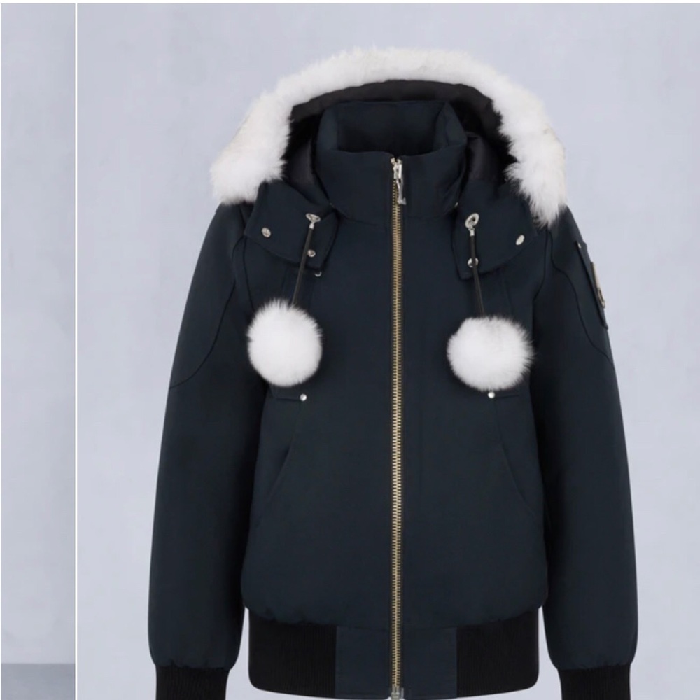 Moose Knuckles Navy Blue Winter Jacket with White Fur Trim and Pom-Poms. Size M
